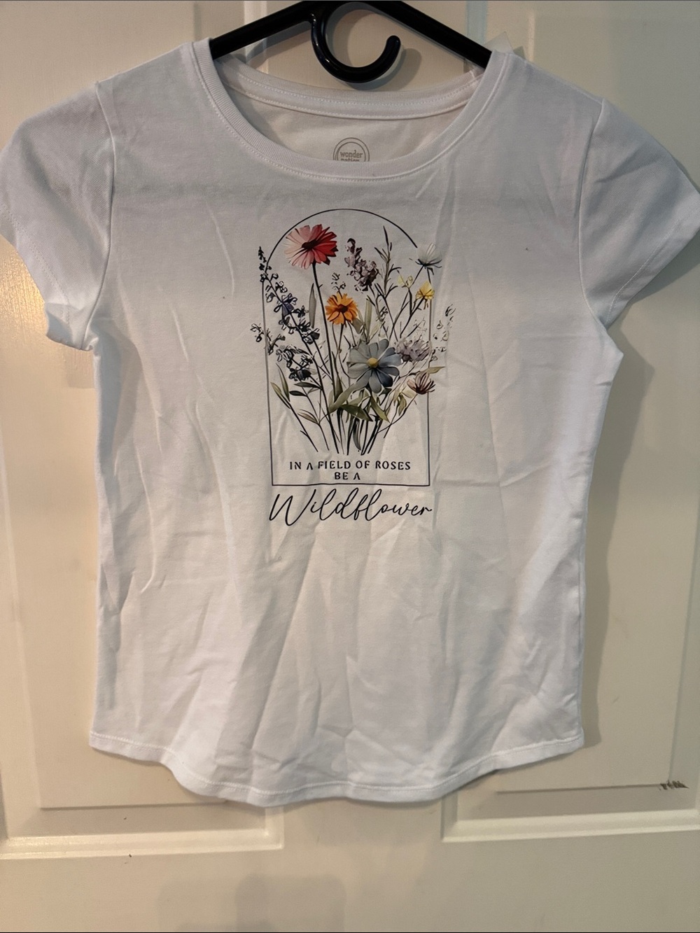 wonder nation White Floral Wildflower Graphic Tee